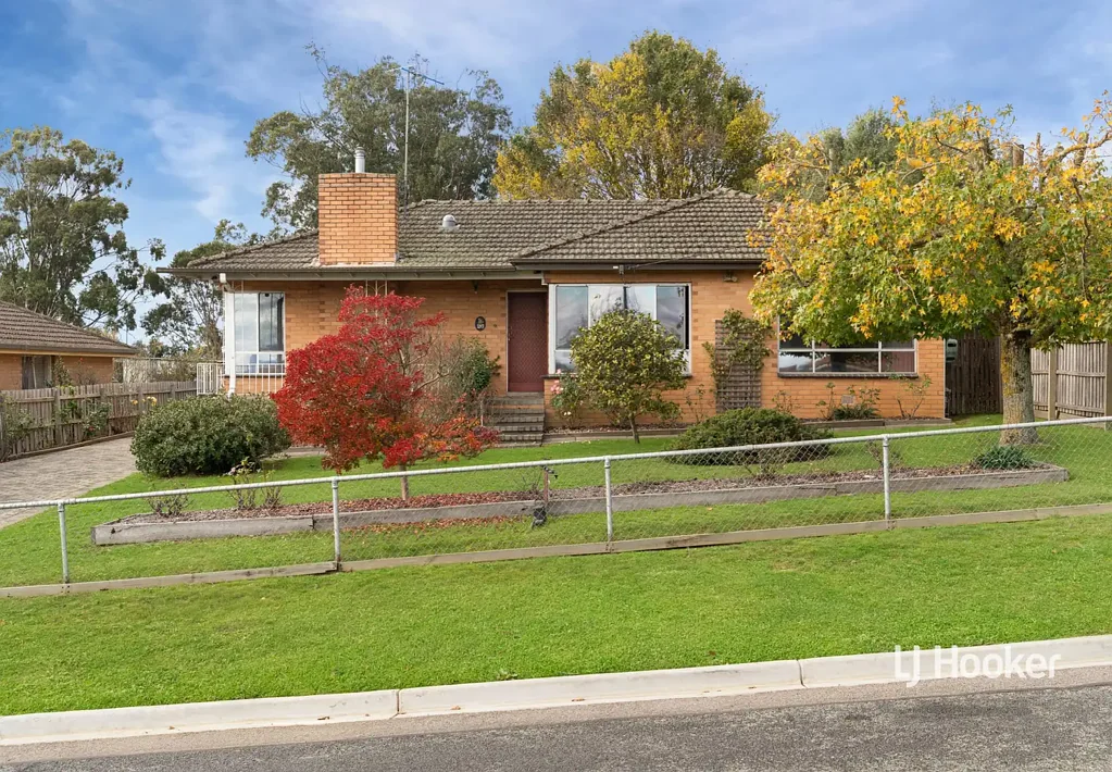 Kilmore 4બેડરૂમ Elevated Views, Endless Potential on 1368 sqm (approx.)