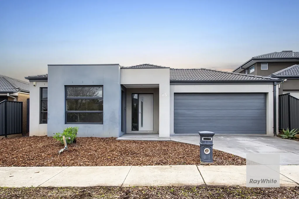 Fraser Rise 5Phòng ngủ Contemporary Living with Space & Versatility!