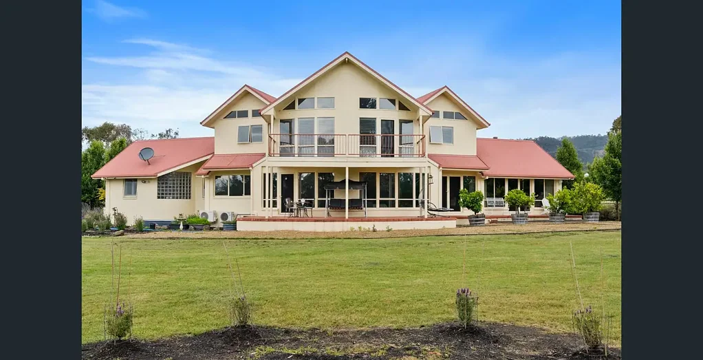 Executive Rural Retreat (FURNISHED)