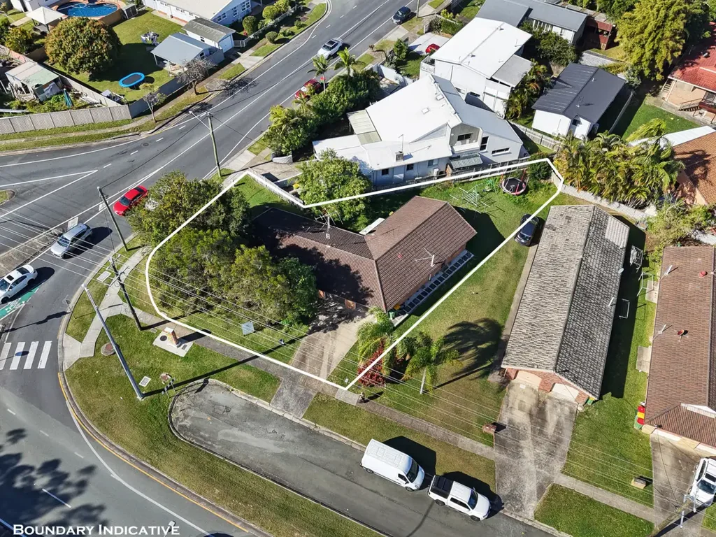 Southport 4ਬੈੱਡਰੂਮ RARE SOUTHPORT DUPLEX PAIR - ONE TITLE, TWO INCOMES