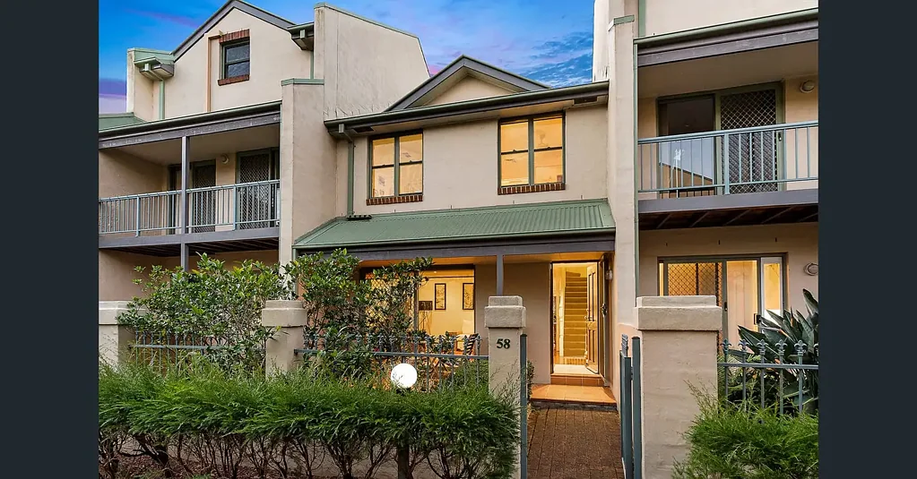 Stylish Three-Bedroom Terrace with Exceptional Storage & Outdoor Space