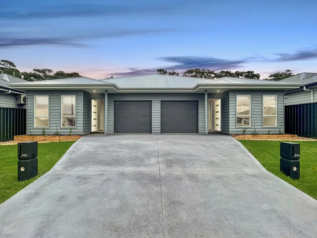 Sussex Inlet 4房  Both Now SOLD by Scholtens Property - Marketing Your Property Properly, Since 2001.