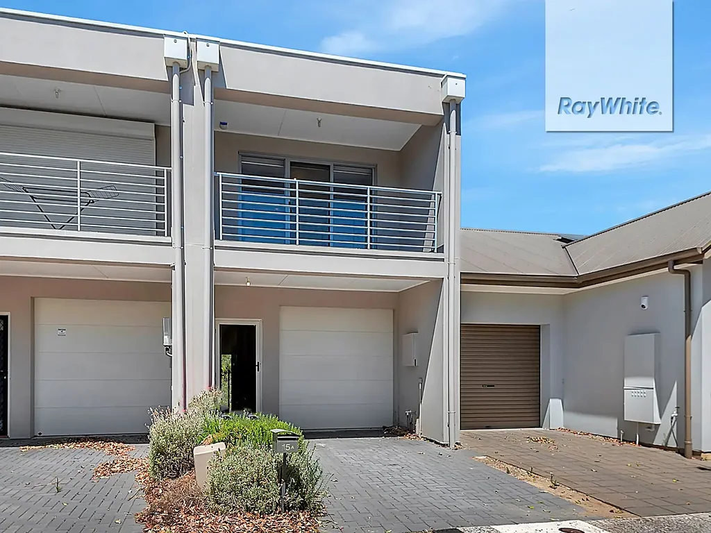 Low-Maintenance Lifestyle in a Well-Connected Location