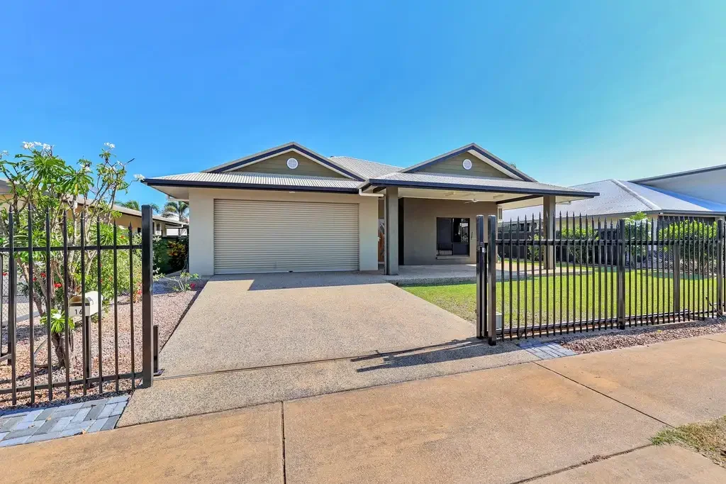 BIG and BOLD home in Johnston