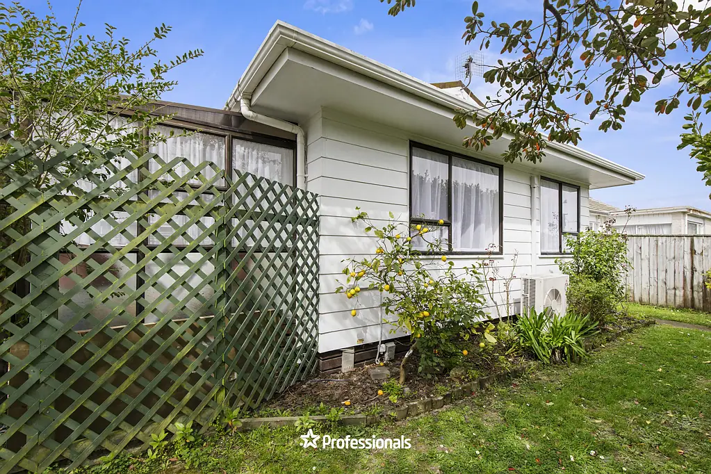 Naenae 3Moenga YOUR PERFECT FIRST HOME IN NAENAE!