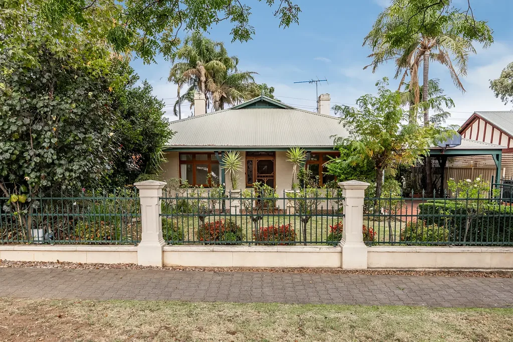 Colonel Light Gardens 5Zimmer Extended bungalow bliss with a resort-style finale…
