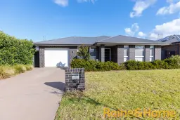 31 BRADFORD CCT, Dubbo