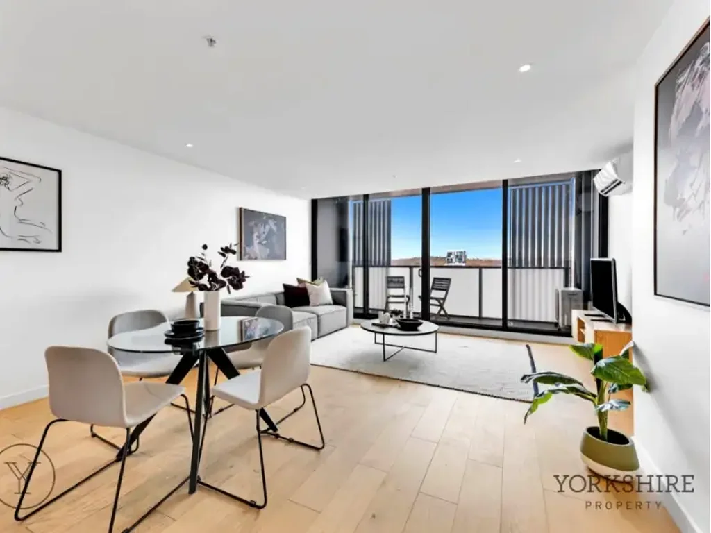 Light Filled 2 Bedroom, 2 Bathroom