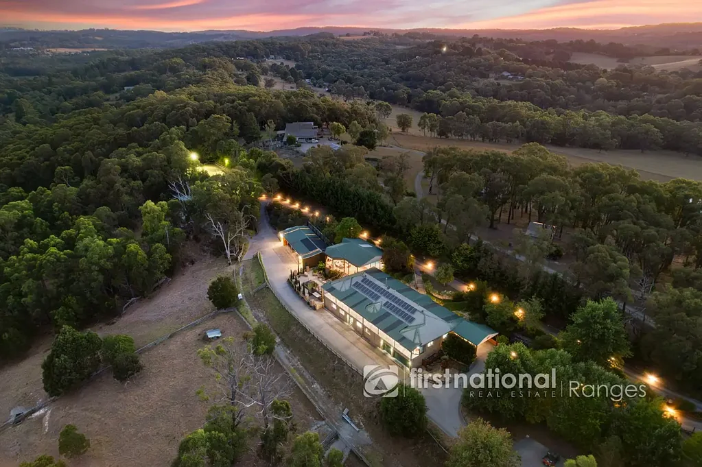Macclesfield 4ਬੈੱਡਰੂਮ YOUR OWN RESORT WITH VIEWS TO DIE FOR AND GREAT HORSE FACILITIES