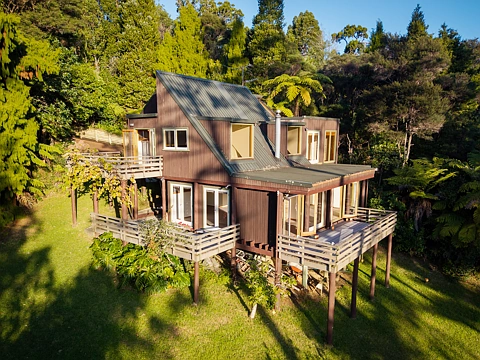 Oratia 3房  SAVE ME! - Declared Reserve $599,000