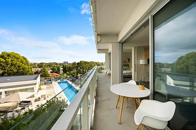 Walkerville 2Moenga Resort style luxury with breathtaking skyline views