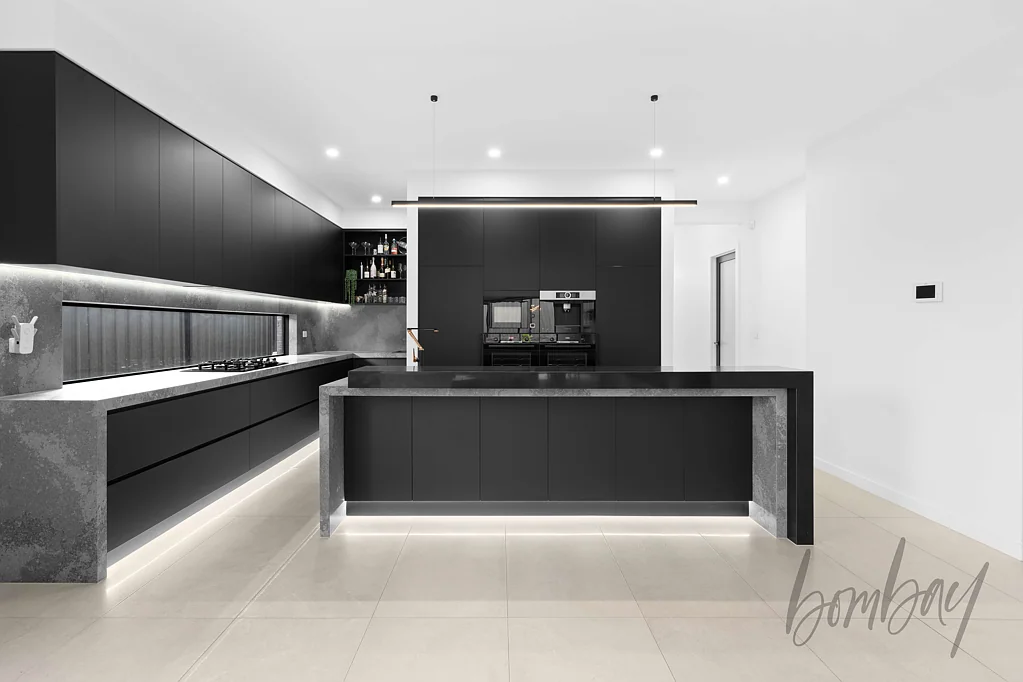 4 Caravan Street, Mickleham, VIC 3064