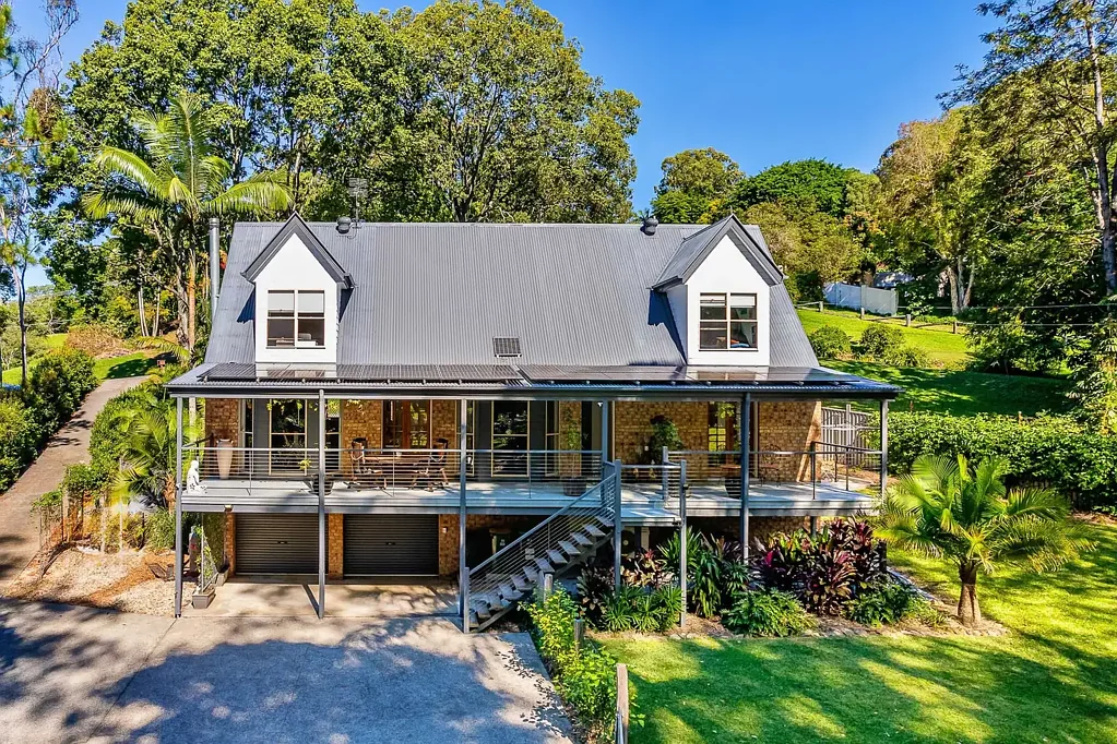 Tallai 4Phòng ngủ Secluded Acreage Oasis with Modern Comforts