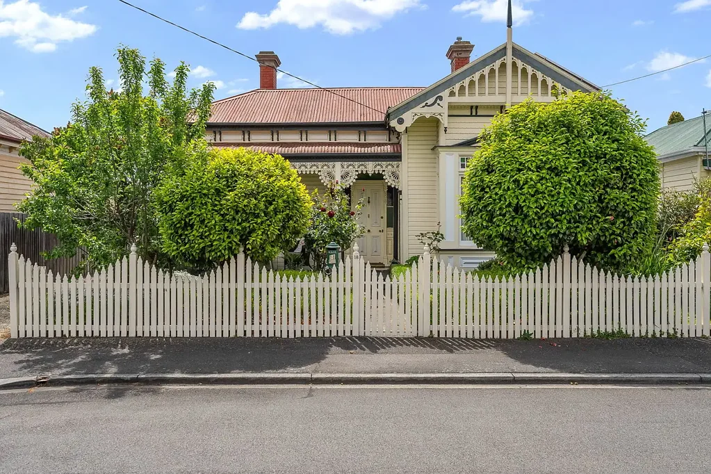 Invermay 3房  Invermay Period Appeal in a Prime Location