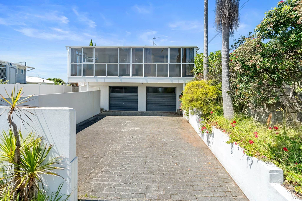 Pakuranga 2 Bedroom Entry Level Buying with Rare Space & Parking