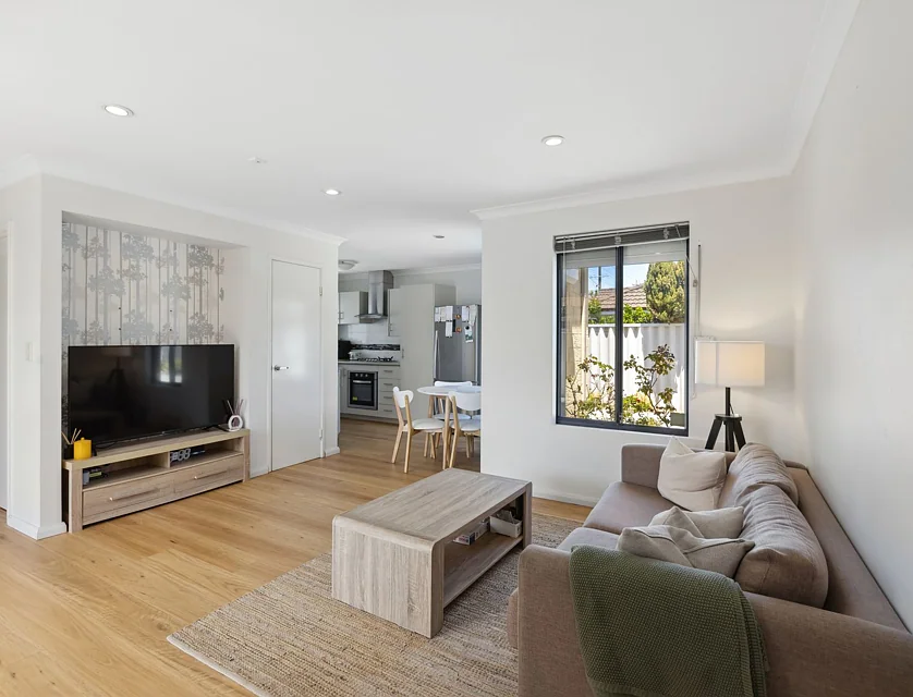 127A Huntriss Road, Doubleview, North West Perth, 2 phòng ngủ, 2 phòng tắm, Unit
