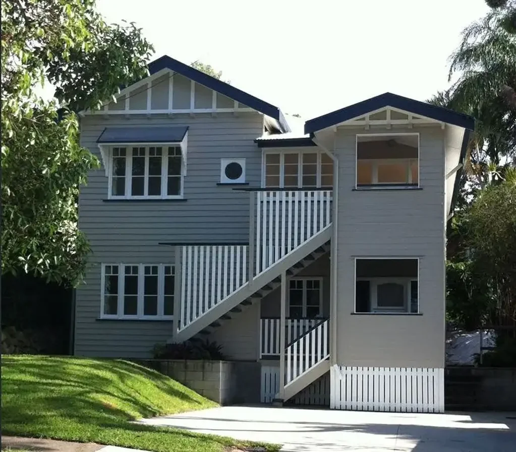 Charming Hawthorne Living with a Spacious Backyard