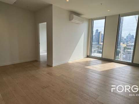 Nearly New 2 Bedrooms Apartment In Port Melbourne