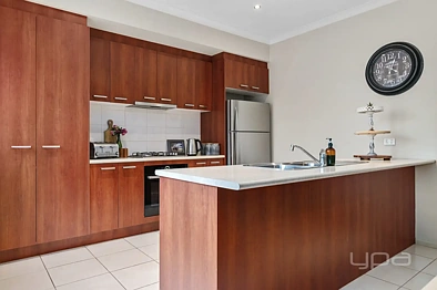 10 Nodosa Grove, Harkness, VIC 3337, 3 Bedrooms, 2 Bathrooms, House