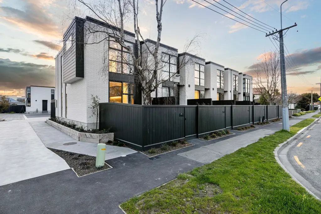 Riccarton 2 Bedroom Easy Living - In Zone!