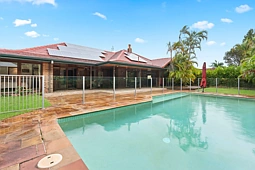 5 Bimini Court, Clear Island Waters