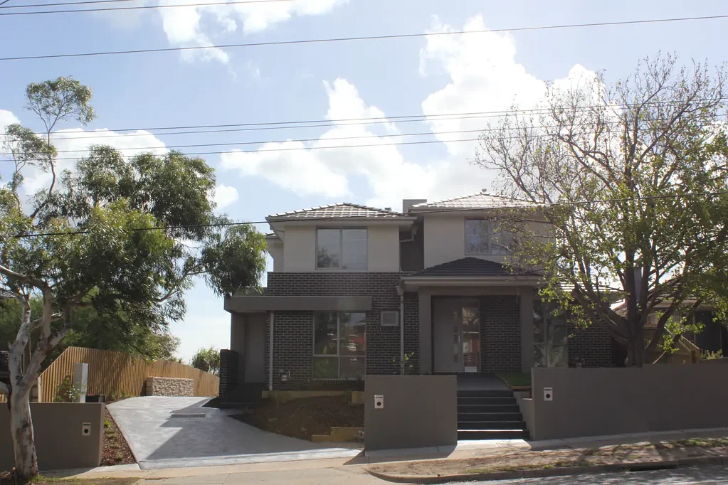 3 Bedroom  Modern Townhouse