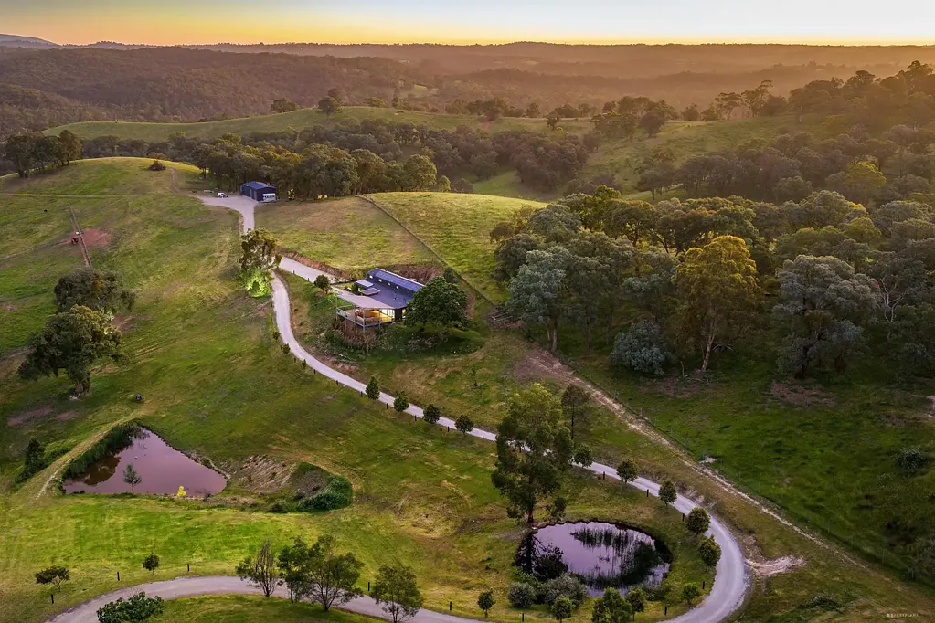 60 Bourchiers Road, Kangaroo Ground, VIC 3097