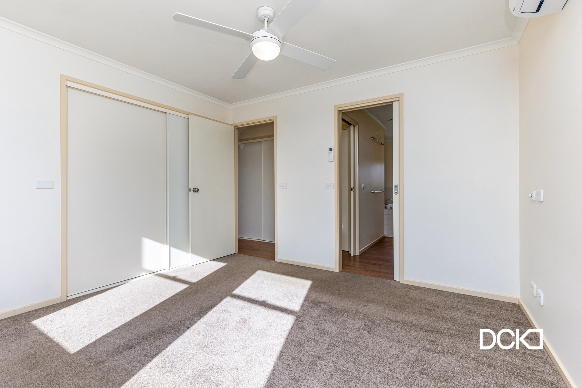 UNIT 2 28 EDWARDS RD, KENNINGTON VIC 3550, 0房, 0浴, Townhouse