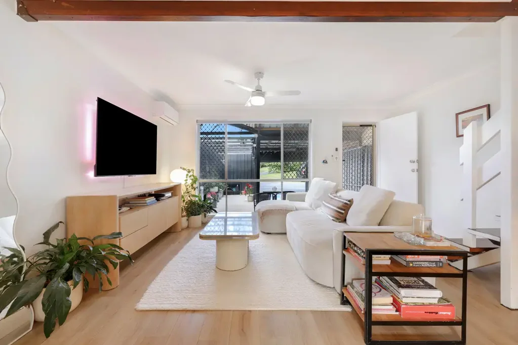 Nerang 2房  Stylish, Renovated & Ready To Move In!