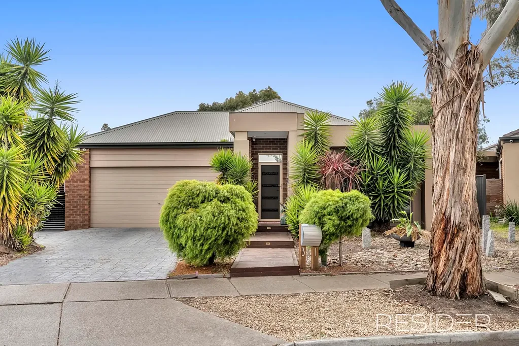 Mernda 4બેડરૂમ Prestigious Living with Serene Parkland Views!!! 653m2 Block!!