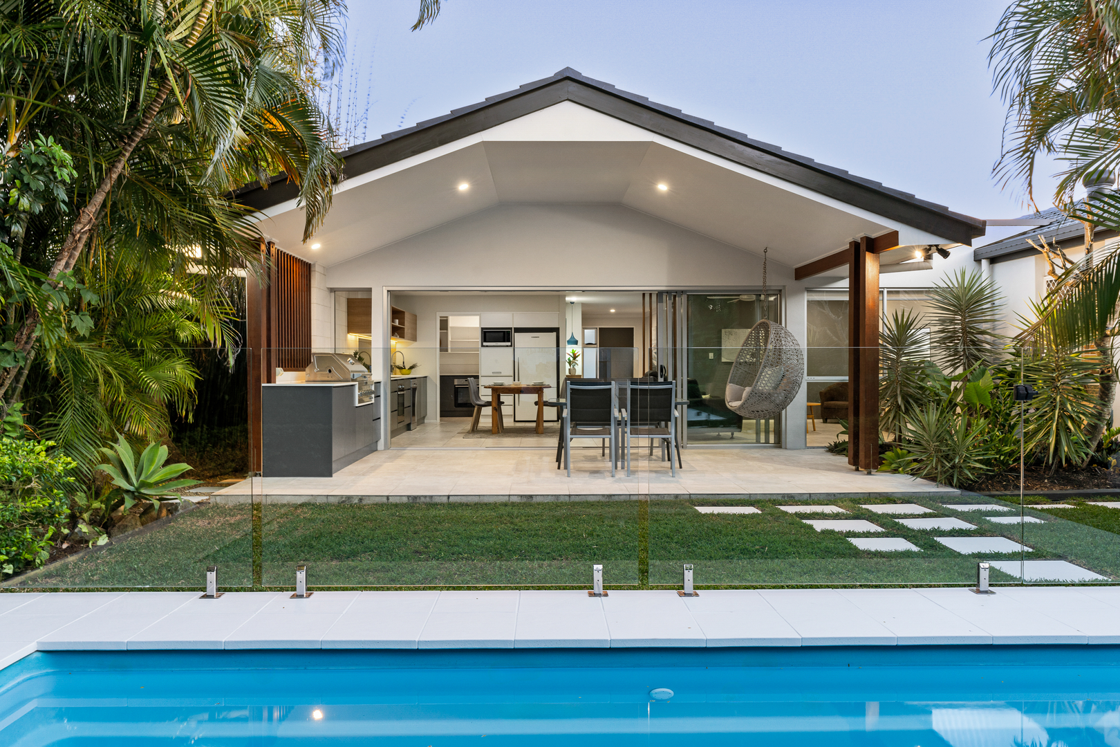 16 SPLICE ST, MERMAID WATERS QLD 4218, 0 habitaciones, 0 baños, House