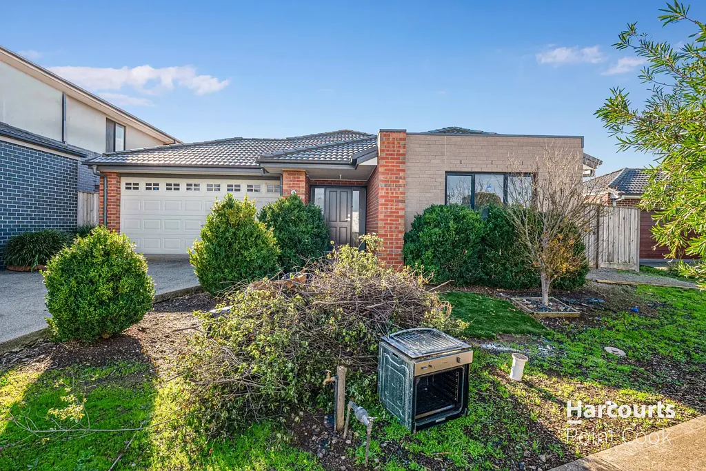 Stylish Family Living in Reserve Estate!