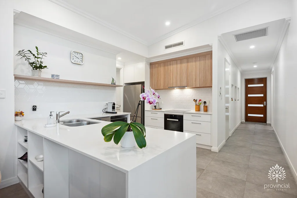 2/7 Kalamunda Road, Kalamunda, WA 6076