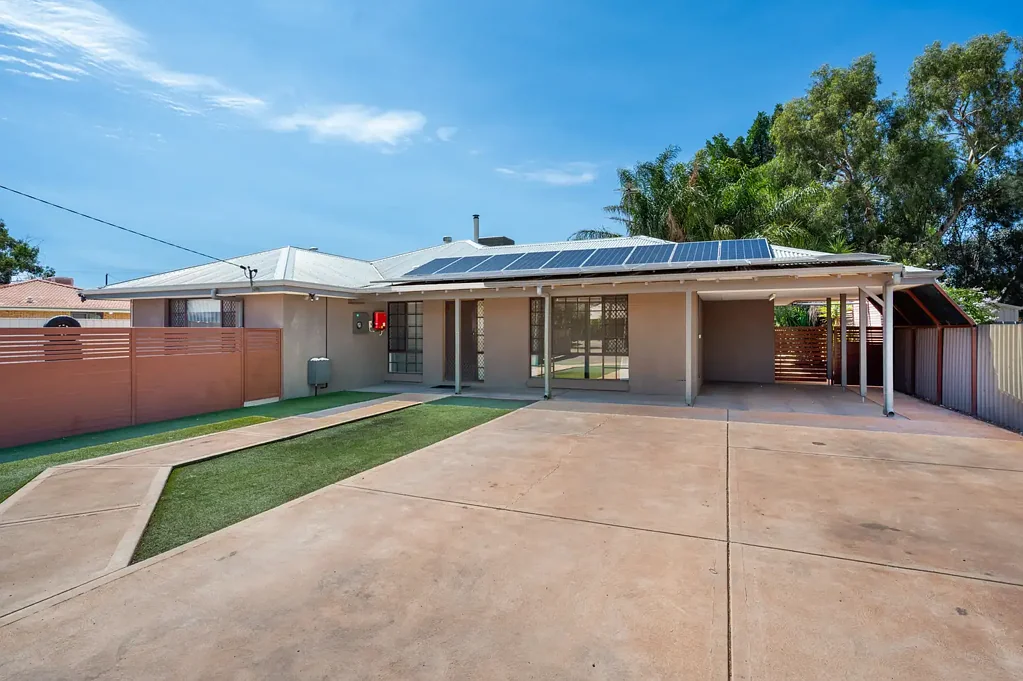 6 Jugan Place, Hannans, WA 6430
