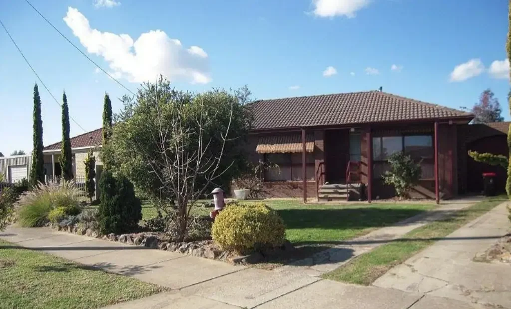 Comfortable & Convenient Living in a Quiet Court Location