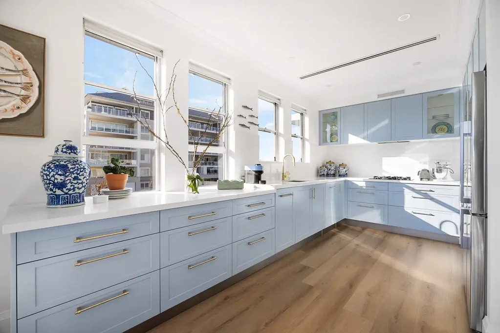 Breakfast Point 3chambre Completely Renovated Top-Floor Corner Apartment with Water Glimpses & All-Day Sun | 177sqm
