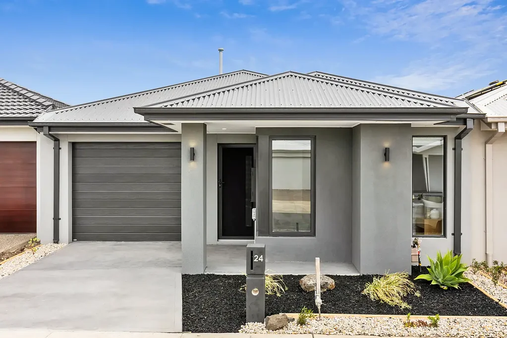 24 Penstone Crescent, Lara, VIC 3212