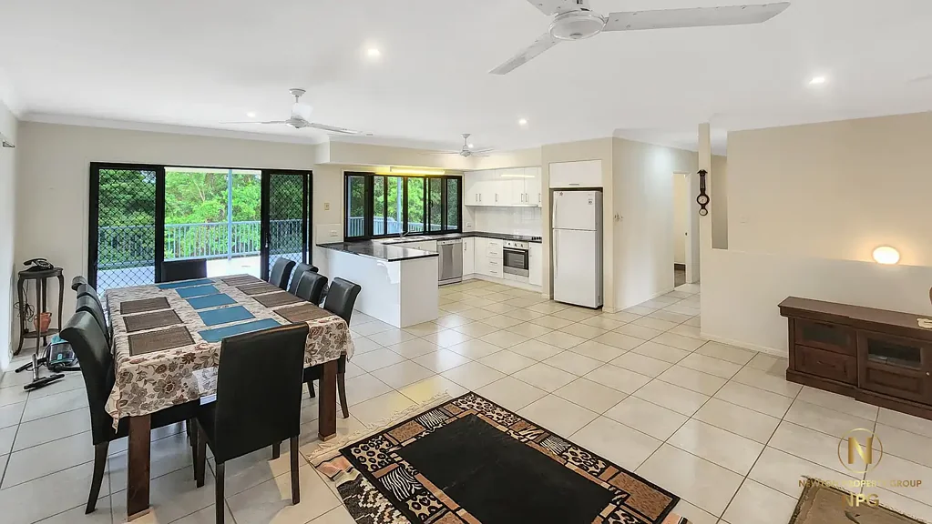 South Mission Beach 6房  🌴 Elevated Coastal Living with Space, Flexibility & Unbeatable Access to Sea + Rainforest
