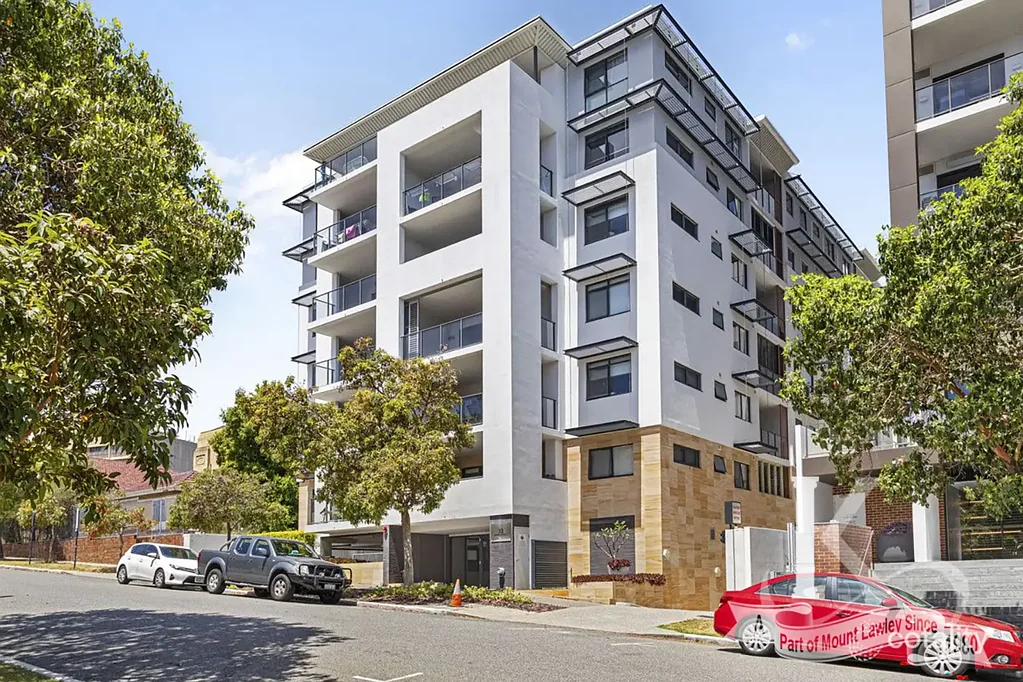 STYLE AND SOPHISTICATION - MODERN FULLY FURNISHED AND EQUIPPED ONE BEDROOM APARTMENT - SHORT TERM STAY FOR 3/4 MONTHS