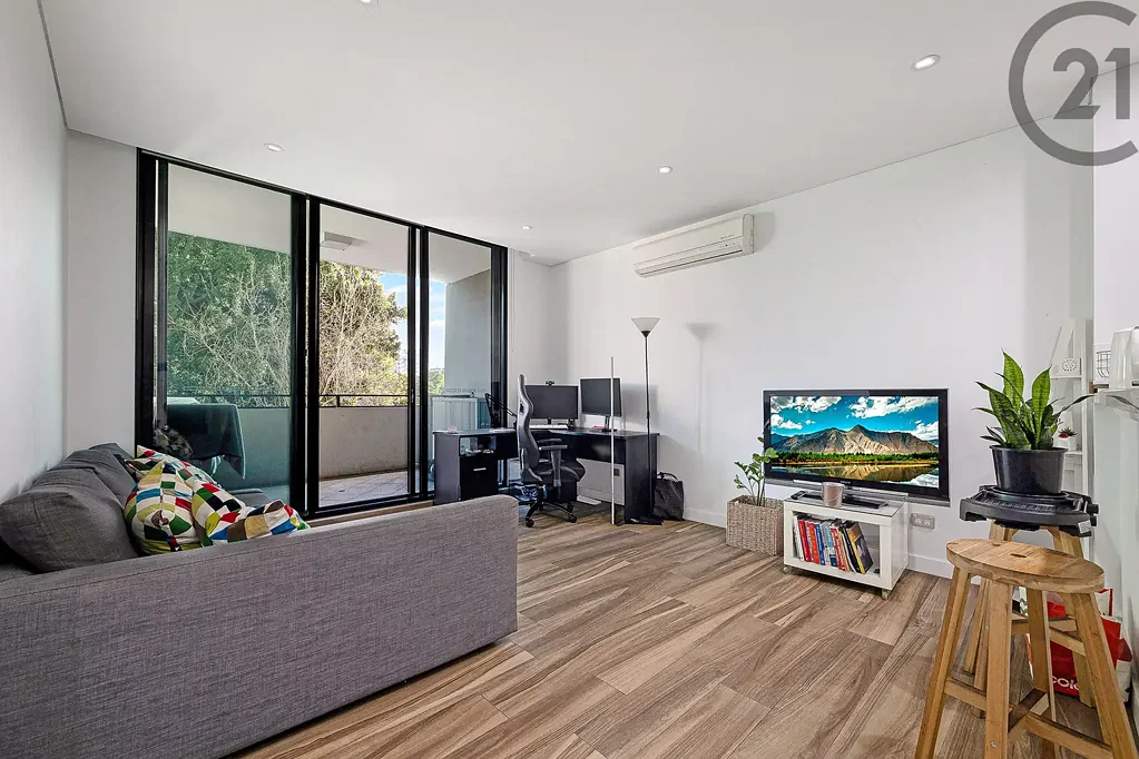 Ultimo 2部屋 Spacious & Sunlit Apartment with Park Views in Prime Inner-City Location