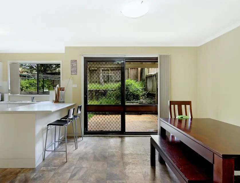 16/77 Crane Road, Castle Hill, The Hills, 3 Kuwarto, 2 Banyo, Townhouse