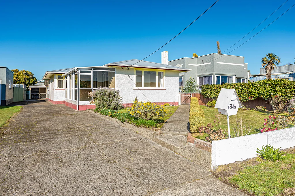 Wanganui East 2房  Prime river views, sunroom bliss, endless extras