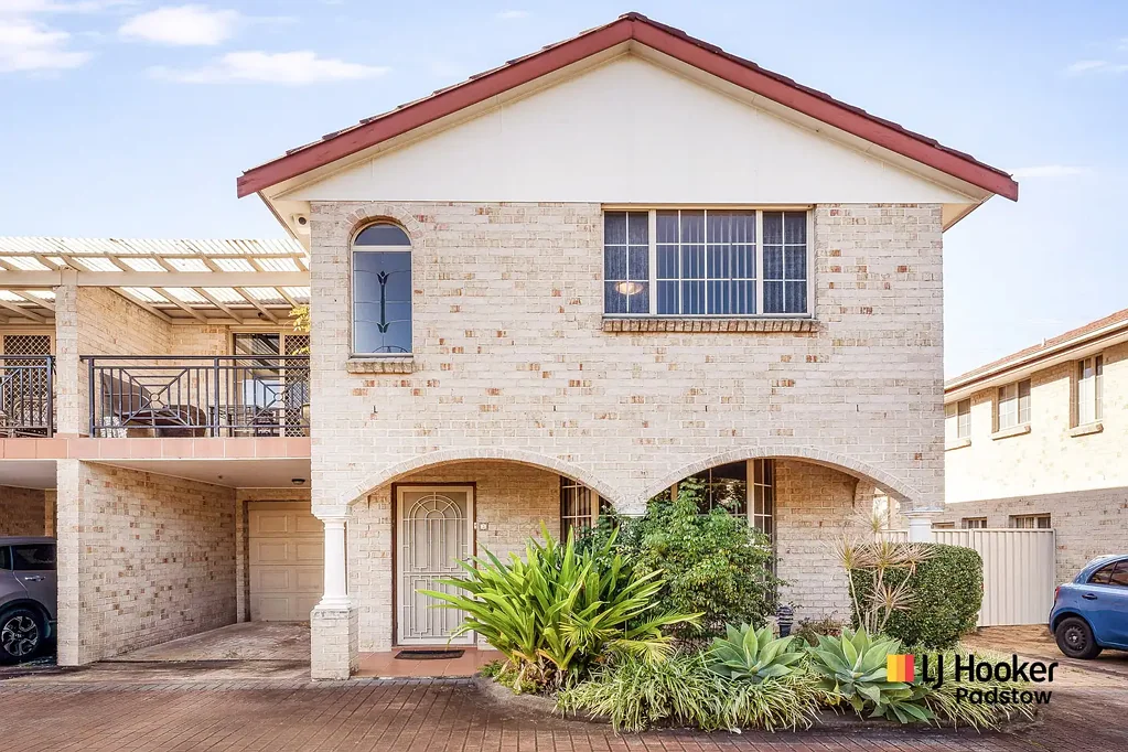Padstow 4ห้องนอน Oversized Townhouse Offering Generous Bedrooms & Multiple Living Zones