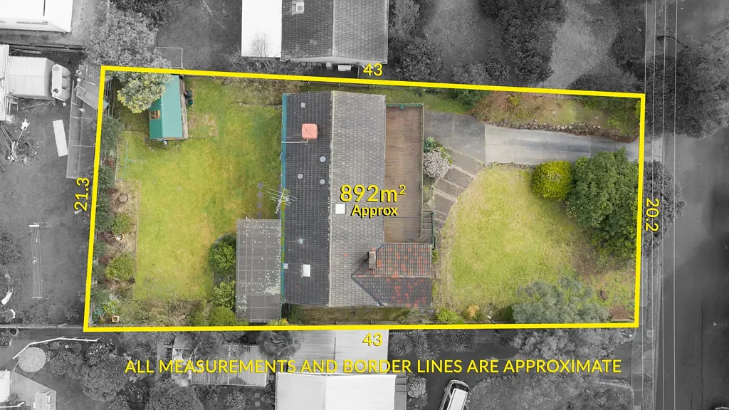 Eltham 3房  Rare 21-Metre Frontage in the Heart of Eltham - Endless Possibilities Await
