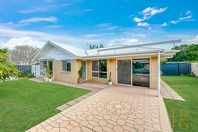 Bargara 4房  Coastal Living Just Steps from Rifle Range Beach