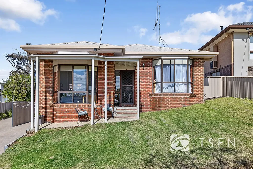 North Bendigo 3Kwarto Elevated Home with Views and Convenient Location