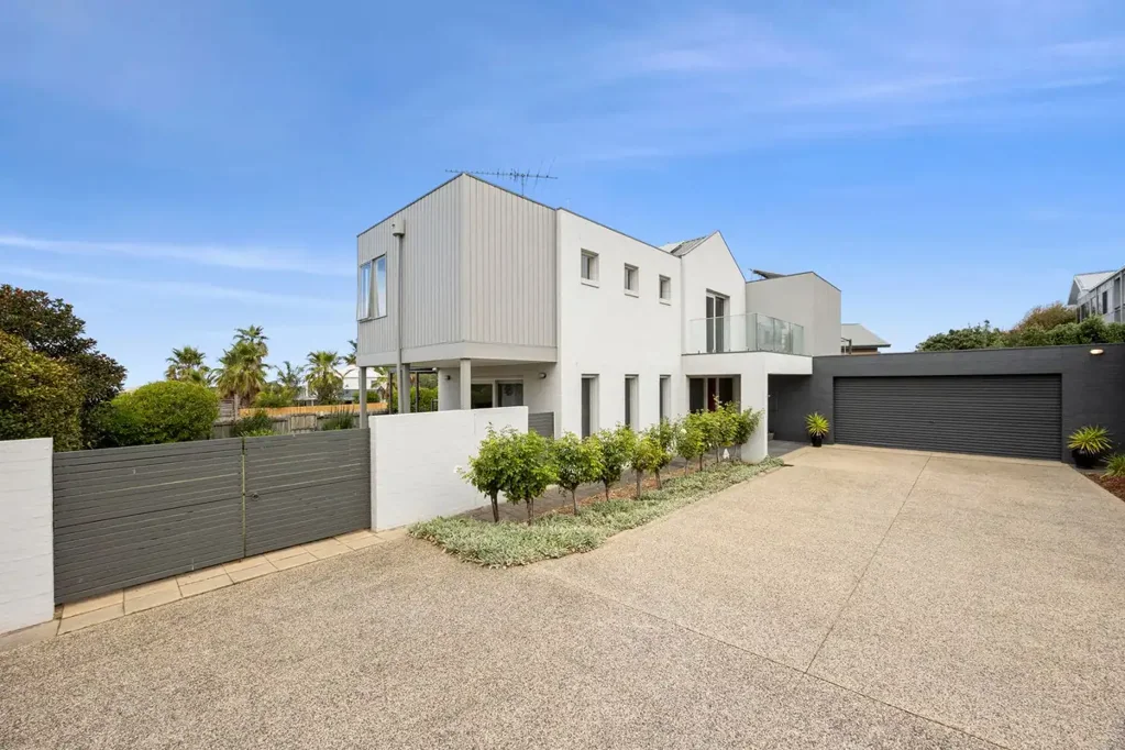 Torquay 4房  COASTAL PERFECTION, LOCATION, LIFESTYLE AND PANORAMIC VIEWS