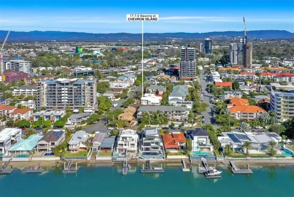 Surfers Paradise 1 Bedroom Vacant Possession avail mid September!! Open Cancelled 23/8