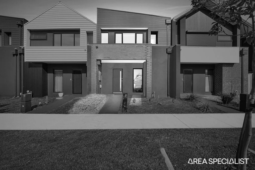 11 Whitehouse Terrace, Thornhill Park, VIC 3335
