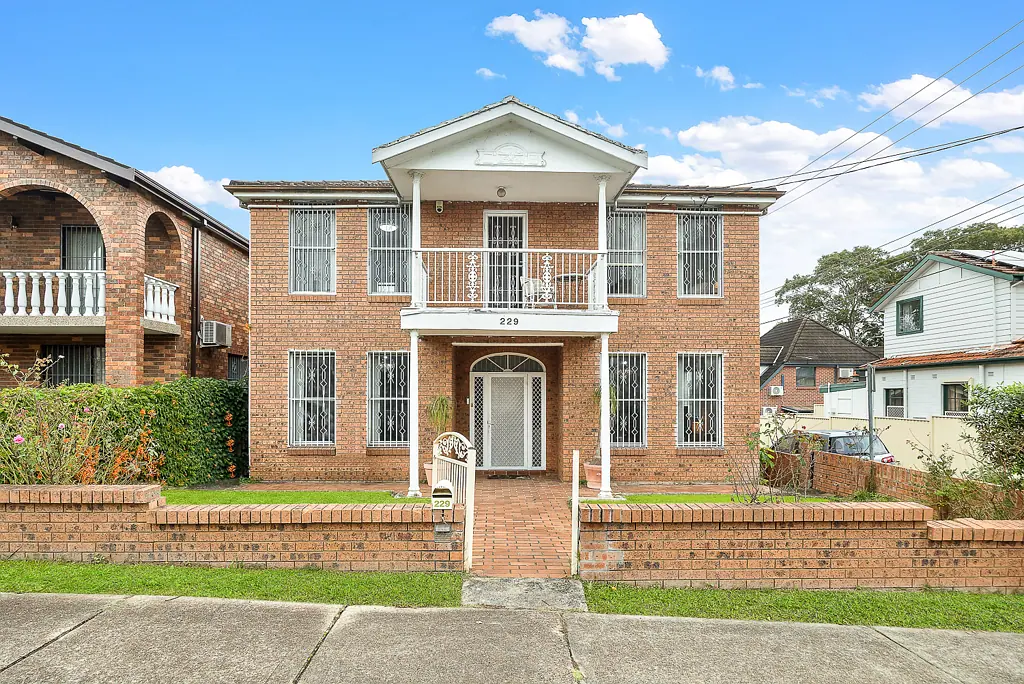 Hurstville 5Zimmer Prime Corner Block with Exceptional Future Potential!